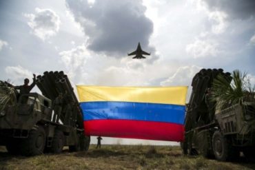 ¡SÉPALO! Los aviones de combate de EEUU y Rusia se ciernen sobre la última disputa de Venezuela