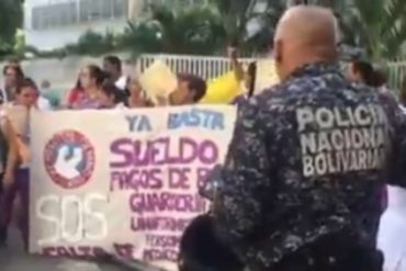 ¡SEPA! Funcionarios de la PNB llegan a la protesta del sector salud frente al hospital JM de los Ríos (+Video)