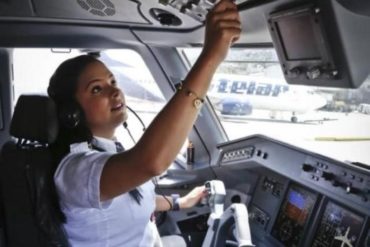 ¡IMPARABLE! Una venezolana se convirtió en la mujer más joven en certificarse como piloto en Latinoamérica