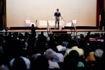 ¡SE LO CONTAMOS! Guaidó se solidariza con reclamo de profesores durante presentación del Plan País en materia de educación (+Video)