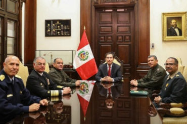 ¡ENTÉRESE! Militares respaldan a Martín Vizcarra tras disolución del Congreso