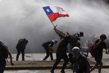 ¡DURO! Medio peruano fustiga protestas violentas de “niños bien” en Chile: Destruyeron su país como si vivieran en Venezuela