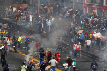 ¡UN PAÍS EN CAOS! 11 días de violentas protestas, 6 muertos y toque de queda: Así avanza la crisis en Ecuador