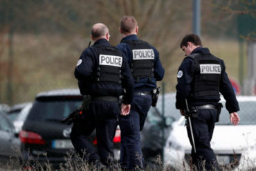 ¡ÚLTIMA HORA! Al menos dos heridos en tiroteo contra una mezquita en Francia: El atacante fue detenido