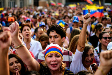 ¡DEBE SABERLO! Elecciones en Argentina: Un grupo de venezolanos apoya en la logística del enorme operativo de fiscalización