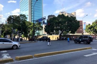 ¡PENDIENTES! Denuncian que el Sebin estaría tomando fotografías a manifestantes en plaza José Martí