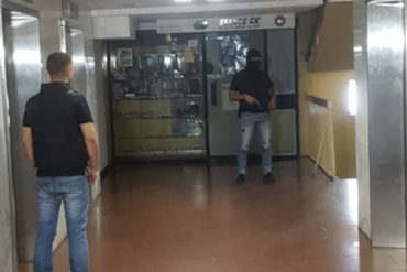 ¡PENDIENTES! En imágenes: Los sujetos armados que ingresaron violentamente a la sede de VP en Centro Plaza (+Fotos)