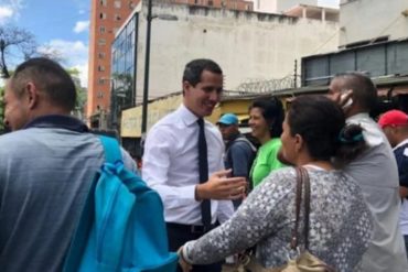 ¡LE CONTAMOS! Guaidó también recorrió Sabana Grande para invitar a los ciudadanos a protestar el 16-N (+Videos)