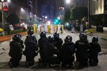 ¡TENSIÓN! Policía boliviana pide intervención del Ejército tras declarase superada por grupos vandálicos: “Esta gente tiene otras intenciones” (+Video)