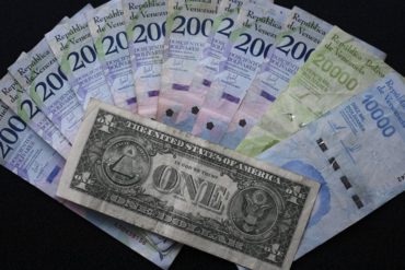 ¡NO SE DETIENE! Precio del dólar volvió a sobrepasar los 40.000 bolívares este #3Dic