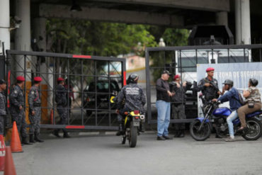 ¡SEPA! A Requesens lo trasladaron una hora después de lo previsto a la audiencia de juicio (+Video)