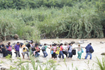 ¡DE INTERÉS! Sorprendieron a centena de venezolanos que iban a cruzar por trochas a Colombia