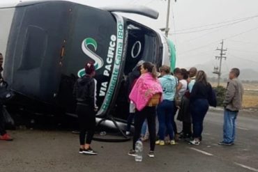 ¡LAMENTABLE! Venezolanos resultaron heridos al volcarse un bus Perú