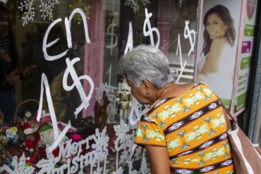 ¡SEPA! Precios en dólares resaltan en vitrinas de comercios del centro de Caracas