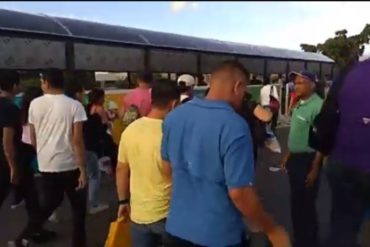 ¡VEA! Así luce el paso por la frontera con Colombia a tan solo un día de la Navidad (+Video)