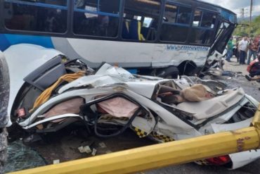 ¡LAMENTABLE! Un bus con destino a Trujillo colisionó con cinco vehículos en la entrada de Valera: reportan un fallecido y 11 heridos (+Fotos +Video)