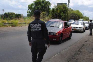 ¡IMPORTANTE SABER! Consejos sobre cómo actuar al ser abordado en una alcabala por presuntos funcionarios sin identificación