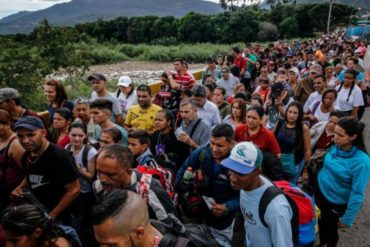 ¡VÉALO! Migrantes venezolanos colapsaron el Puente Internacional Simón Bolívar durante la madrugada de este #18Dic (+Video)