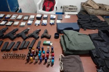 ¡SÉPALO! Capturados 23 sujetos con un arsenal e insignias de la Dgcim (10 de ellos portaban carnet como escoltas)