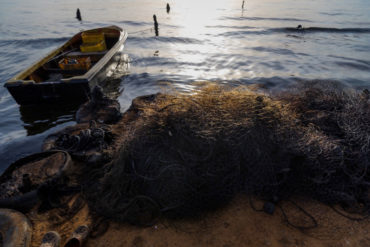 ¡ALERTA AMBIENTAL! «El pescado viene lleno de petróleo»: Constantes derrames convirtieron al Lago de Maracaibo en una bomba de tiempo