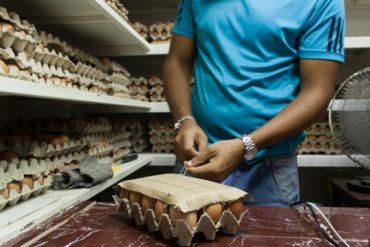 ¡DE INFARTO! Se disparan los precios: Así subió el cartón de huevos y el queso paisa en el Mercado Guaicaipuro