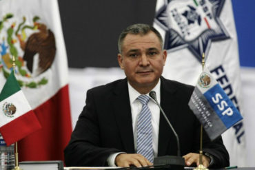 ¡SÉPALO! Arrestan al exsecretario de seguridad pública de México por permitir que el Cartel de Sinaloa operara a cambio de sobornos