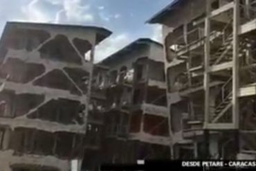 ¡HECHO EN REVOLUCIÓN! Misión Vivienda en Petare colapsó por falta de mantenimiento en tuberías (+Video)