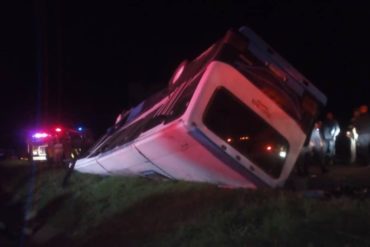 ¡TRÁGICO! Autobús volcó en la ARC y dejó a más de 20 heridos y un niño de dos años fallecido (+Fotos)