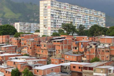 ¡SE LO CONTAMOS! Habitantes de Catia no podrán salir de sus casas los martes, miércoles y domingos (quienes lo hagan serán detenidos y aislados)