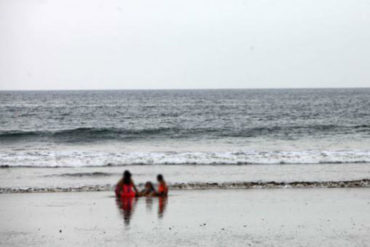 ¡TERRIBLE! Venezolano murió ahogado en playa de Ecuador (viajaba rumbo a Chile a ver a su esposa embarazada)
