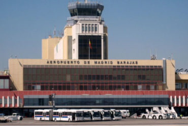 ¡AY, PAPÁ! Diario español recorre la zona VIP de Barajas y prueba ‘in situ’ que Delcy Rodríguez SÍ pisó suelo español