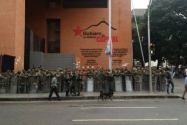 ¡ÚLTIMA HORA! Denuncian militarización del Palacio Federal Legislativo este #15Ene (+Fotos) (+Señal en vivo)