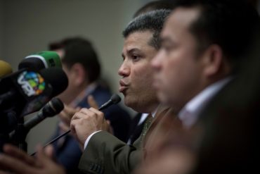 ¡NO SE LO PIERDA! Así justifica Luis Parra la lluvia de escoltas que le acompaña a la Asamblea Nacional