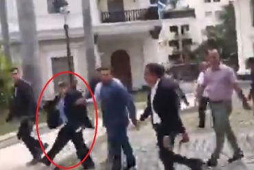 ¡CORRIENDO! Así huyó Luis Parra tras ingreso de Guaidó y demás diputados al Parlamento este #7Ene (+Video)