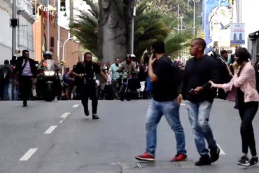 ¡GRAVE! Colectivos armados atacaron, golpearon y robaron a periodistas que cubrían ingreso de diputados a la AN este #7Ene (+Video)