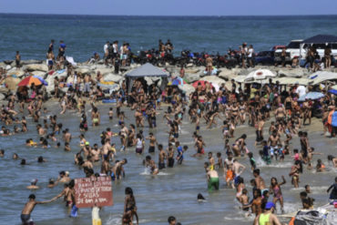 ¡GRAVE! Comerciantes de La Guaira reportan caída de ventas de 50% en Carnaval