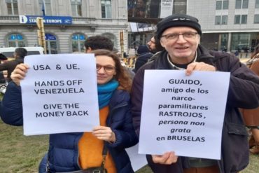 ¡POR FAVOR! La protesta de 2 personas contra Guaidó con la que VTV quiere armar un show (+Foto) (+Los estallaron)