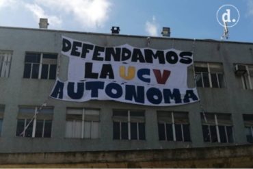 ¡VEA! «Defendamos la UCV Autónoma»: La pancarta que colocaron en la Plaza del Rectorado este #27Feb (+Foto +Video)