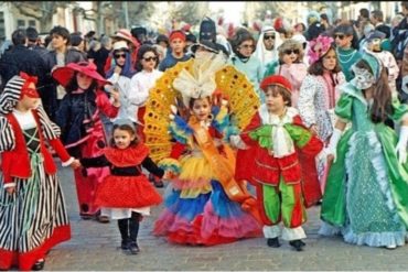 ¡DE MAL EN PEOR! Salario mínimo no alcanza para comprar el disfraz de Carnaval