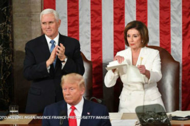 ¡NO SE LO PIERDA! El momento en que Nancy Pelosi rompió hojas con discurso de Trump tras finalizar su mensaje anual ante el Congreso (+Video)