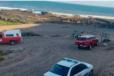 ¡ATROZ! Paseo por una playa de Argentina se convirtió en pesadilla: Abusaron de una mujer y lanzaron a su pequeño hijo por un acantilado