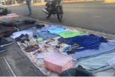 ¿HASTA DÓNDE HEMOS LLEGADO? En el centro de Caracas venden ropa interior usada como “rebusque” ante la crisis