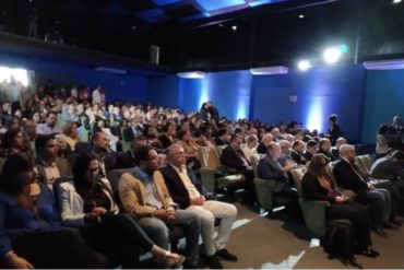 ¡IMPORTANTE! Inicia sesión de la legítima Asamblea Nacional desde el teatro Vidal González en San Antonio de los Altos (+Señal en vivo)