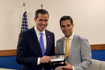 ¡SE LO CONTAMOS! Guaidó recibió las llaves de la ciudad de Miami de manos del alcalde Francis Suárez