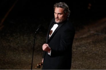 ¡GRANDE! Joaquin Phoenix ganó su primer Oscar y recordó a su hermano fallecido de una sobredosis en un emotivo discurso