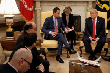 ¡SE LAS TRAEMOS! Las imágenes de la reunión entre Trump y Guaidó dentro del Salón Oval de la Casa Blanca