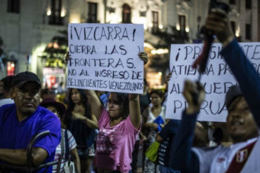 ¡ENTÉRESE! Peruanos exigen al gobierno de Vizcarra que impida la llegada de migrantes venezolanos