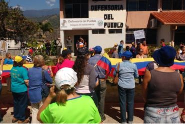 ¡ATENCIÓN! Reportan protesta en Mérida frente a la Defensoría del Pueblo para exigir mejoras en los servicios públicos