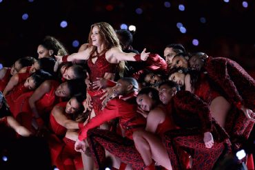 ¡MÍRALO! El gesto de Shakira durante su actuación en el Super Bowl que se hizo viral en redes y su posible significado oculto (+Video)