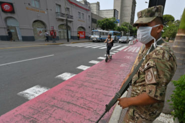 ¡SEPA! Más de 150 detenidos en primer día de toque de queda por coronavirus en Perú